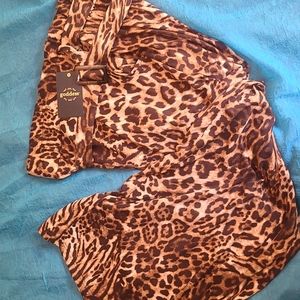 NWT..Leopard print flowy pants SIZE 1X